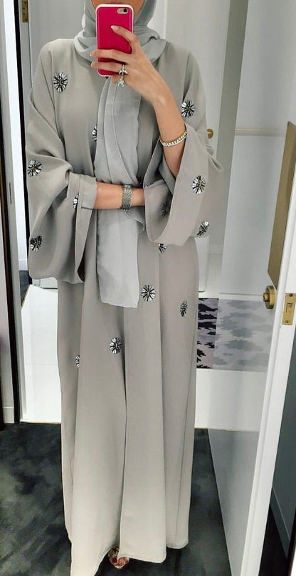 Amara Abaya mit Strassblumen